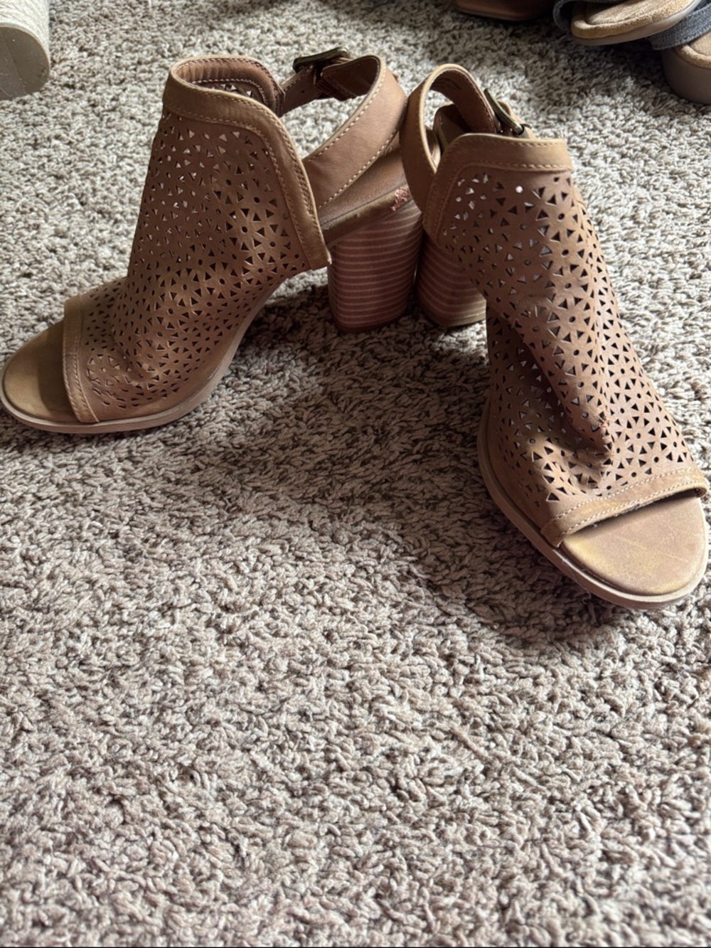 Universal Thread Tan Laser-Cut Block Heel Sandals